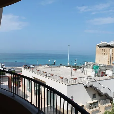 Bella Vista Apartment *
